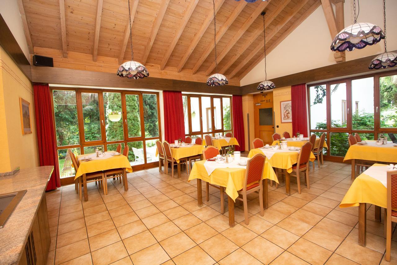 Hotel Am Wald Отобрун Екстериор снимка