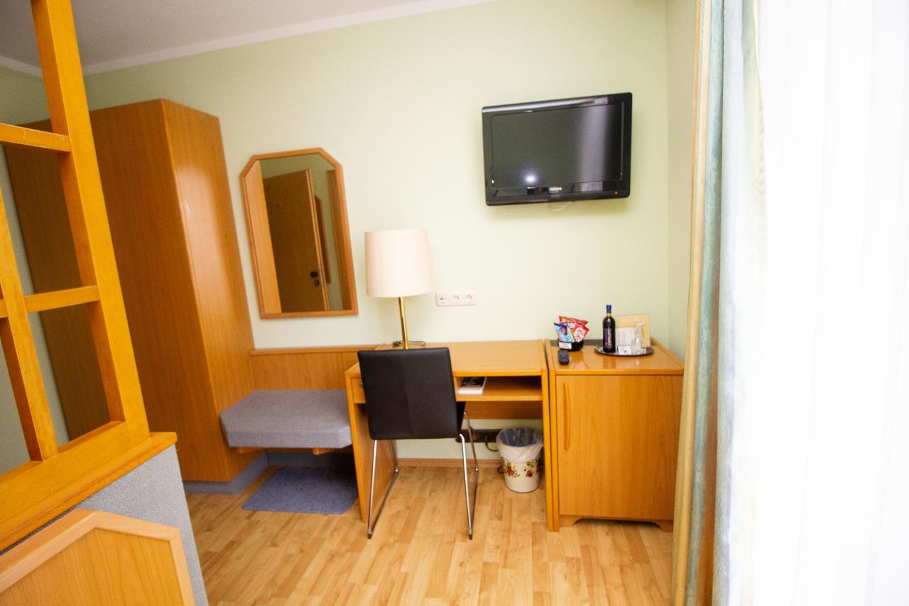 Hotel Am Wald Отобрун Екстериор снимка